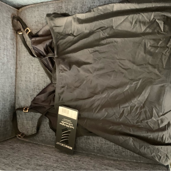 Miraclesuit - Picture 2 of 5